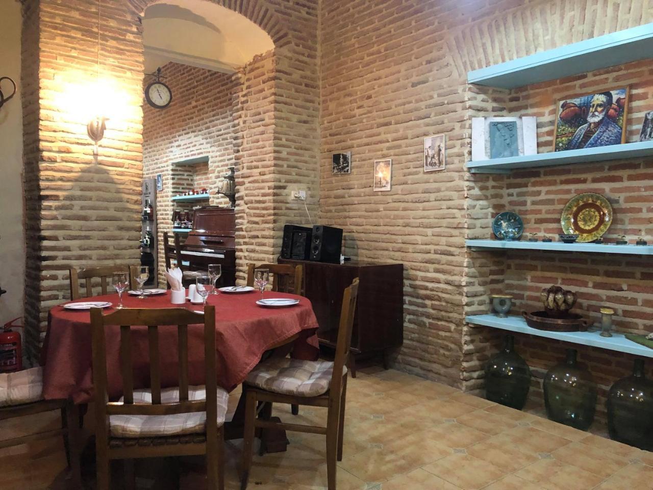 Hotel Golden Lion à Sighnaghi Extérieur photo